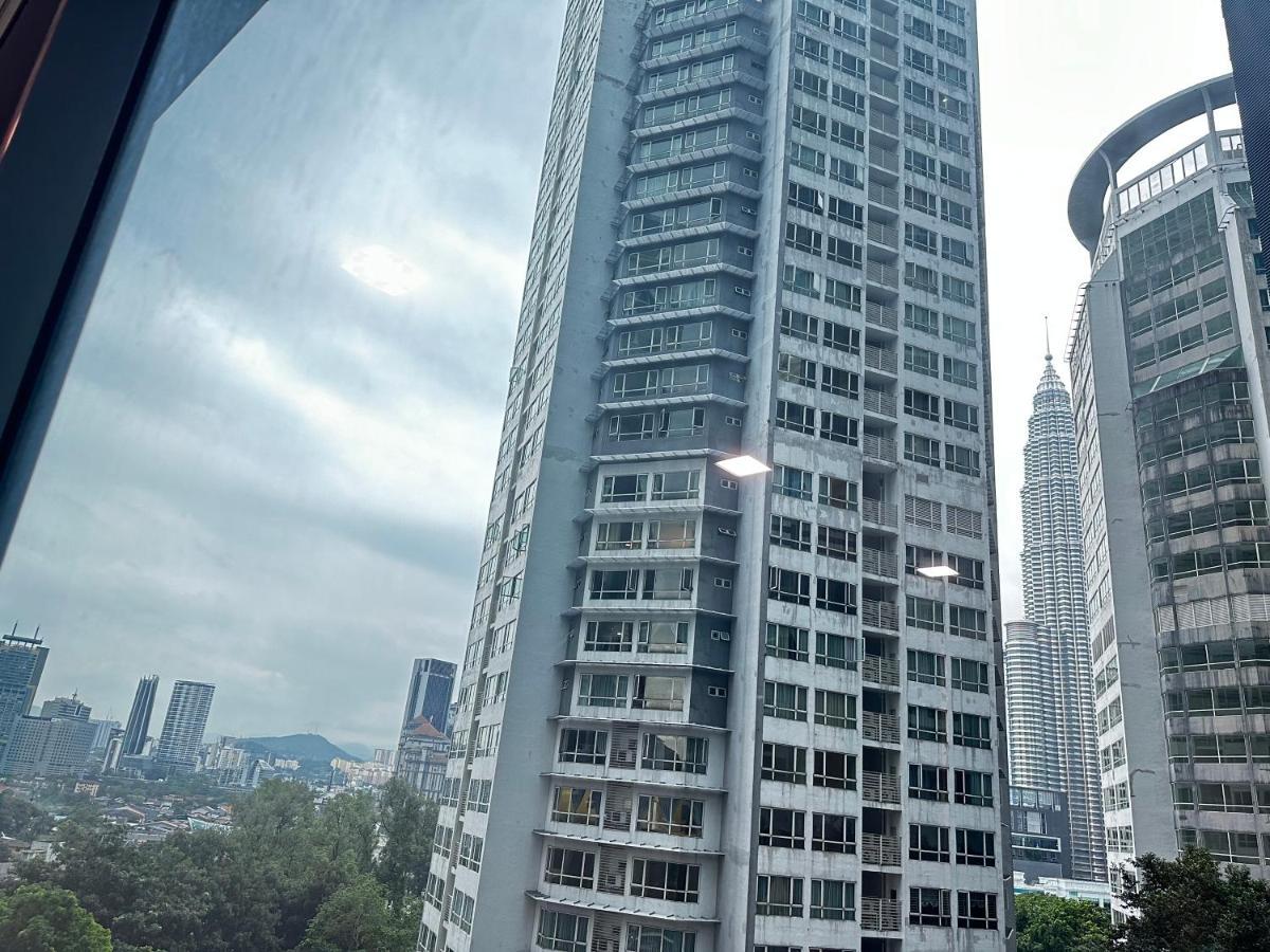 Summer Suites Klcc By Purple Orchid Kuala Lumpur Esterno foto