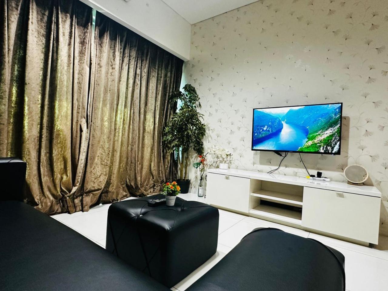 Summer Suites Klcc By Purple Orchid Kuala Lumpur Esterno foto