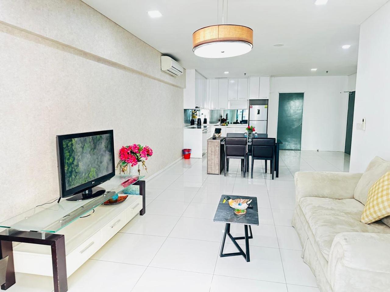 Summer Suites Klcc By Purple Orchid Kuala Lumpur Esterno foto