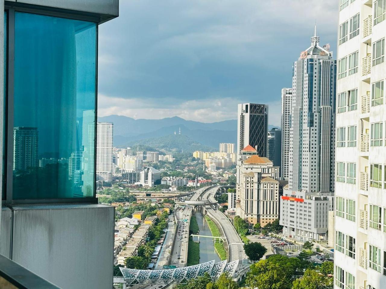 Summer Suites Klcc By Purple Orchid Kuala Lumpur Esterno foto