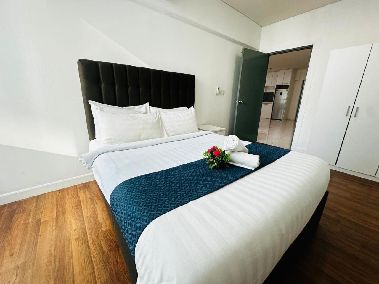 Summer Suites Klcc By Purple Orchid Kuala Lumpur Esterno foto
