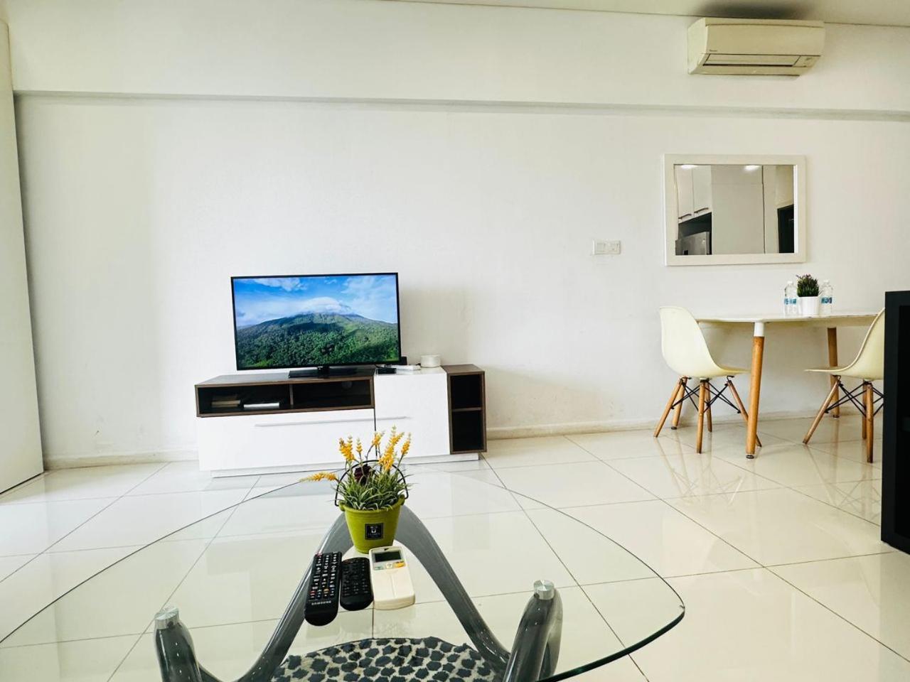 Summer Suites Klcc By Purple Orchid Kuala Lumpur Esterno foto