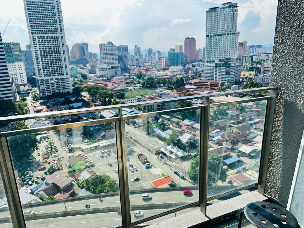 Summer Suites Klcc By Purple Orchid Kuala Lumpur Esterno foto