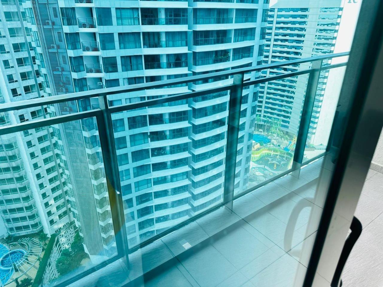 Summer Suites Klcc By Purple Orchid Kuala Lumpur Esterno foto