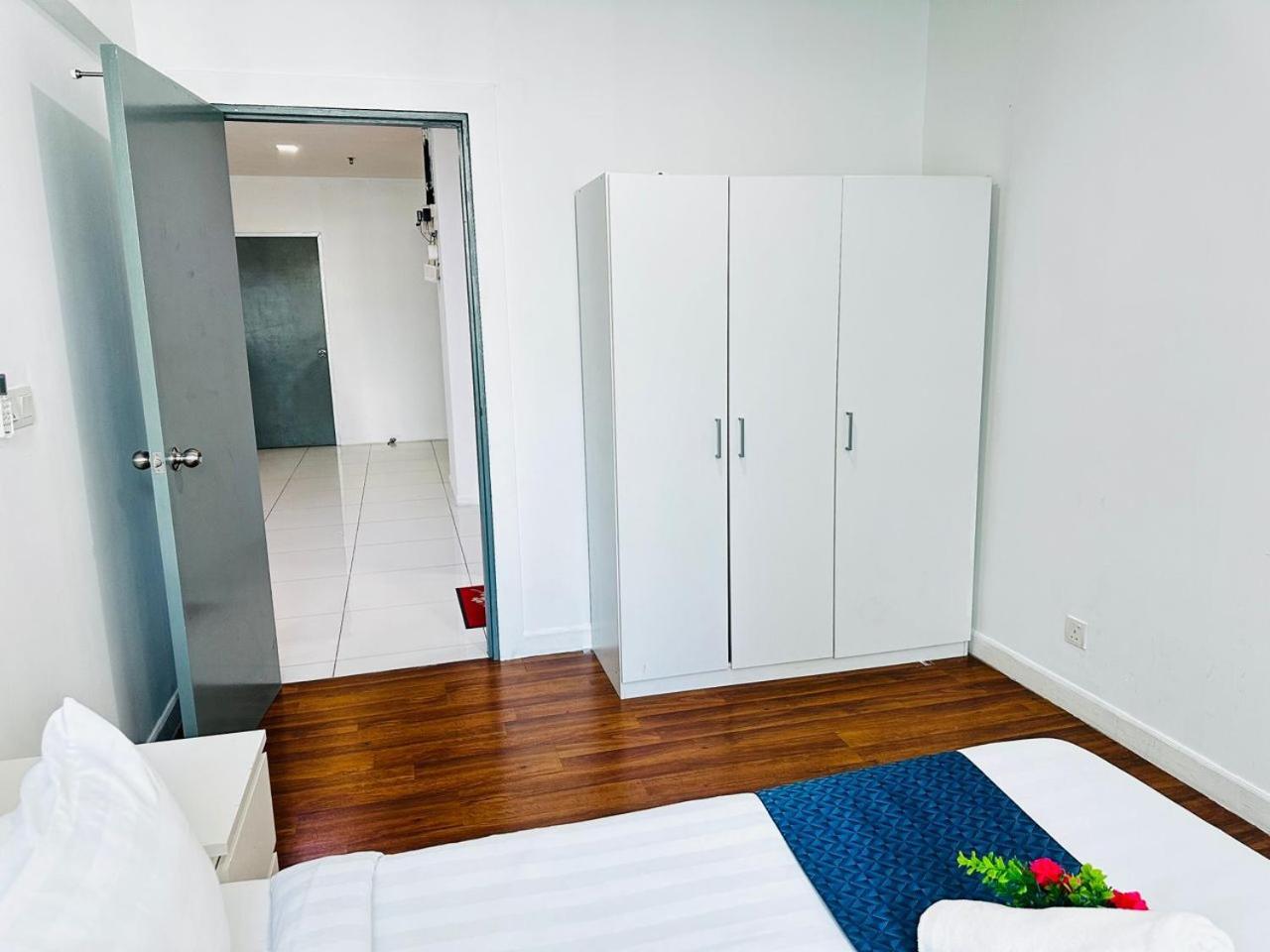 Summer Suites Klcc By Purple Orchid Kuala Lumpur Esterno foto